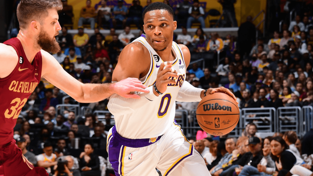 拉塞尔-威斯布鲁克在湖人替补席上的火热投篮可能无法持续，但他改进的投篮选择却可以持续