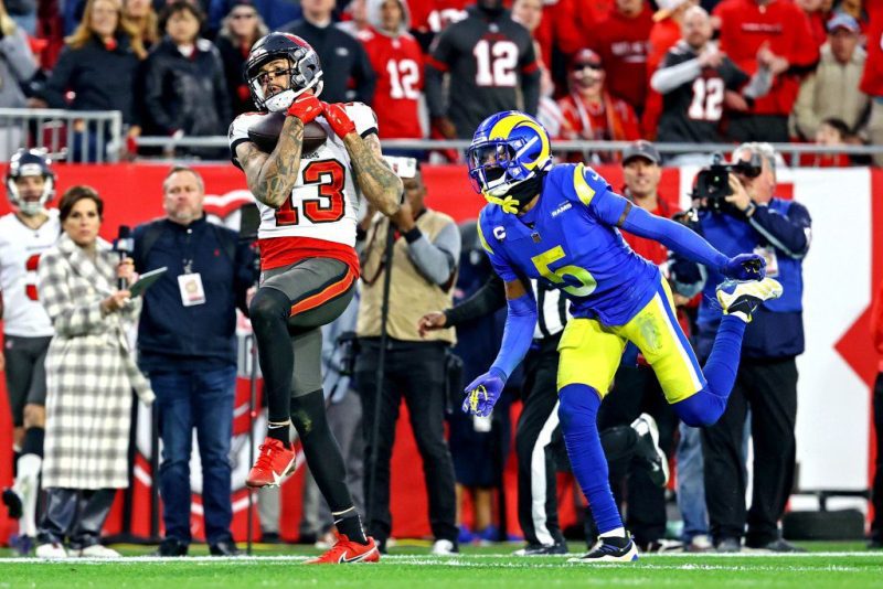 最佳的小牛队对牛仔队NFL同场连赌的SNF比赛