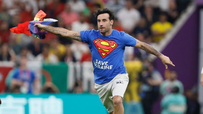 世界杯球场抗议者被无罪释放