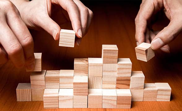 邓小平说：”我们要把我们的工作做得更好”