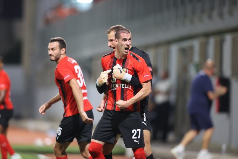 马萨克斯勒克足球俱乐部对哈姆伦斯巴达队,客队轻松获胜