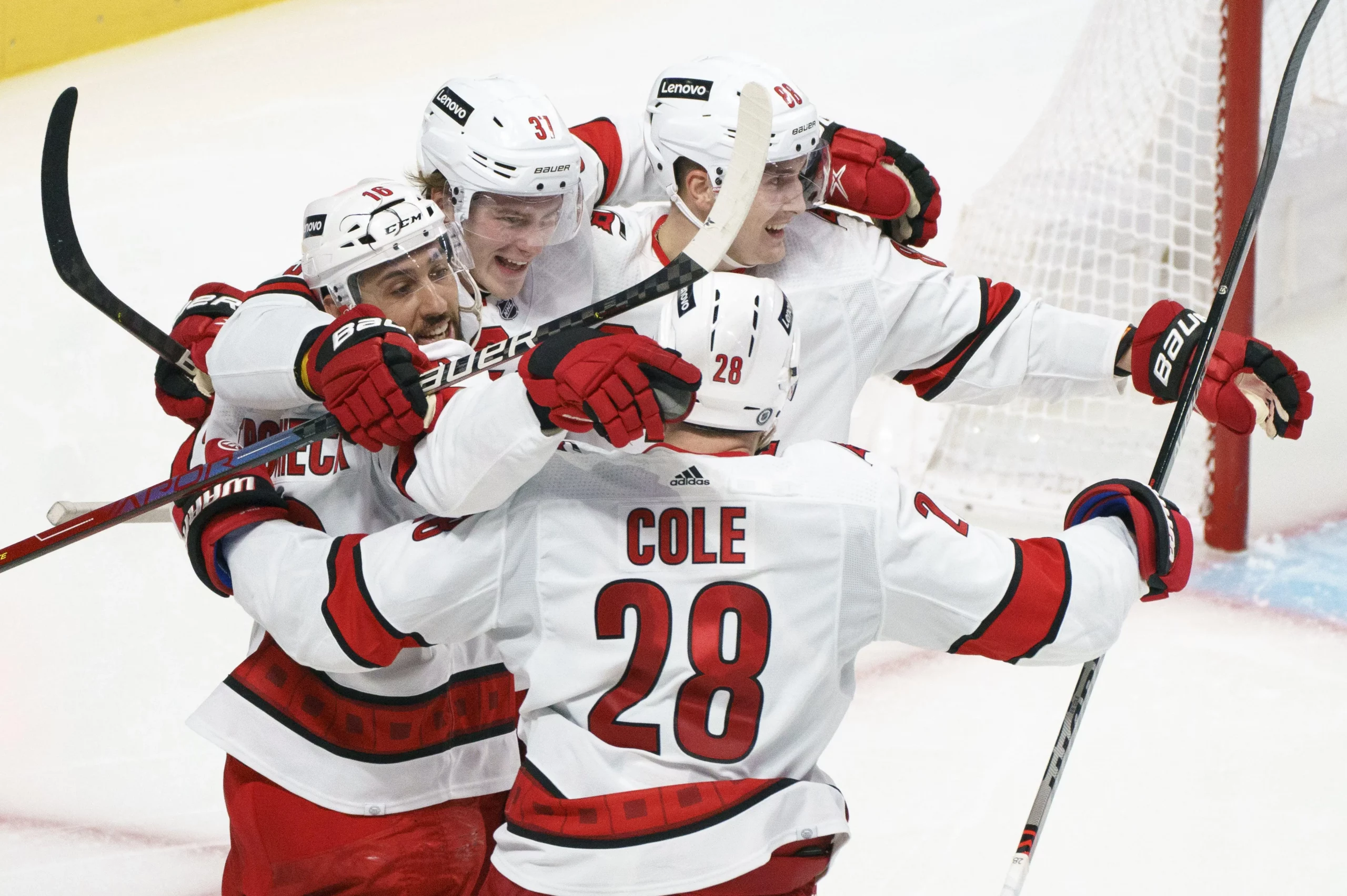 卡罗莱纳飓风队对华盛顿首都队的最佳投注,价值的客场狗