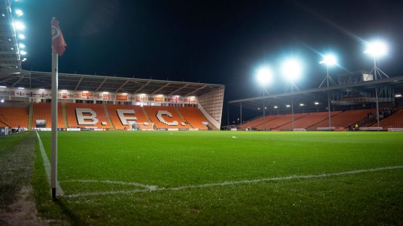 支持者在赛后酒馆外的争吵中死亡