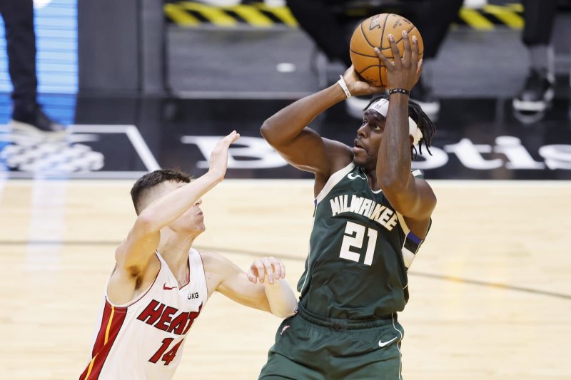 密尔沃基雄鹿队对迈阿密热火队的预测,热火队打了太多接近的比赛，雄鹿队势在必得