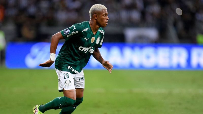 消息人士透露,阿森纳面临达尼洛的竞争