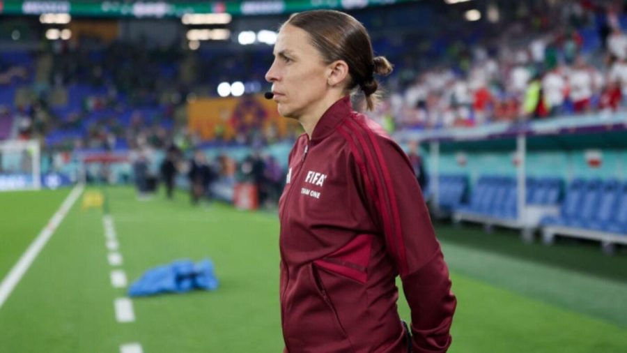 2022年国际足联世界杯：全女性工作人员有史以来第一次担任男子世界杯比赛的裁判员