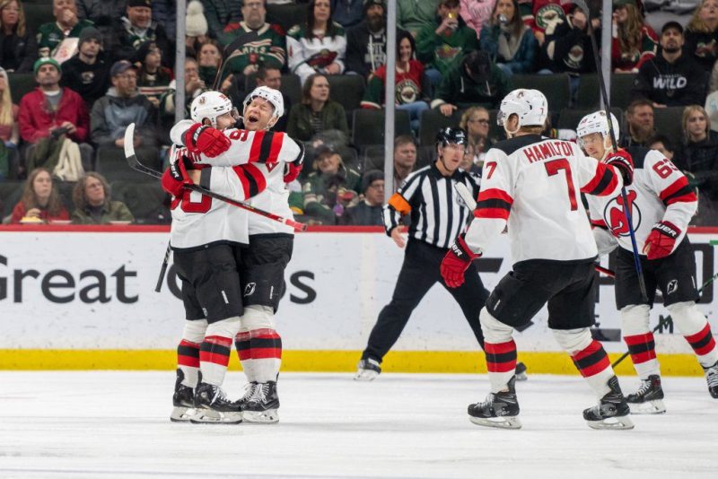 魔鬼队VS蓝调队的赔率和预测 - 平博体育上的NHL预测