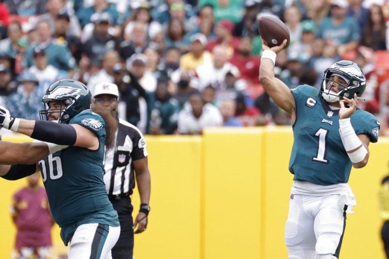 指挥官队对老鹰队的NFL公开投注和资金百分比，周一晚上的足球比赛