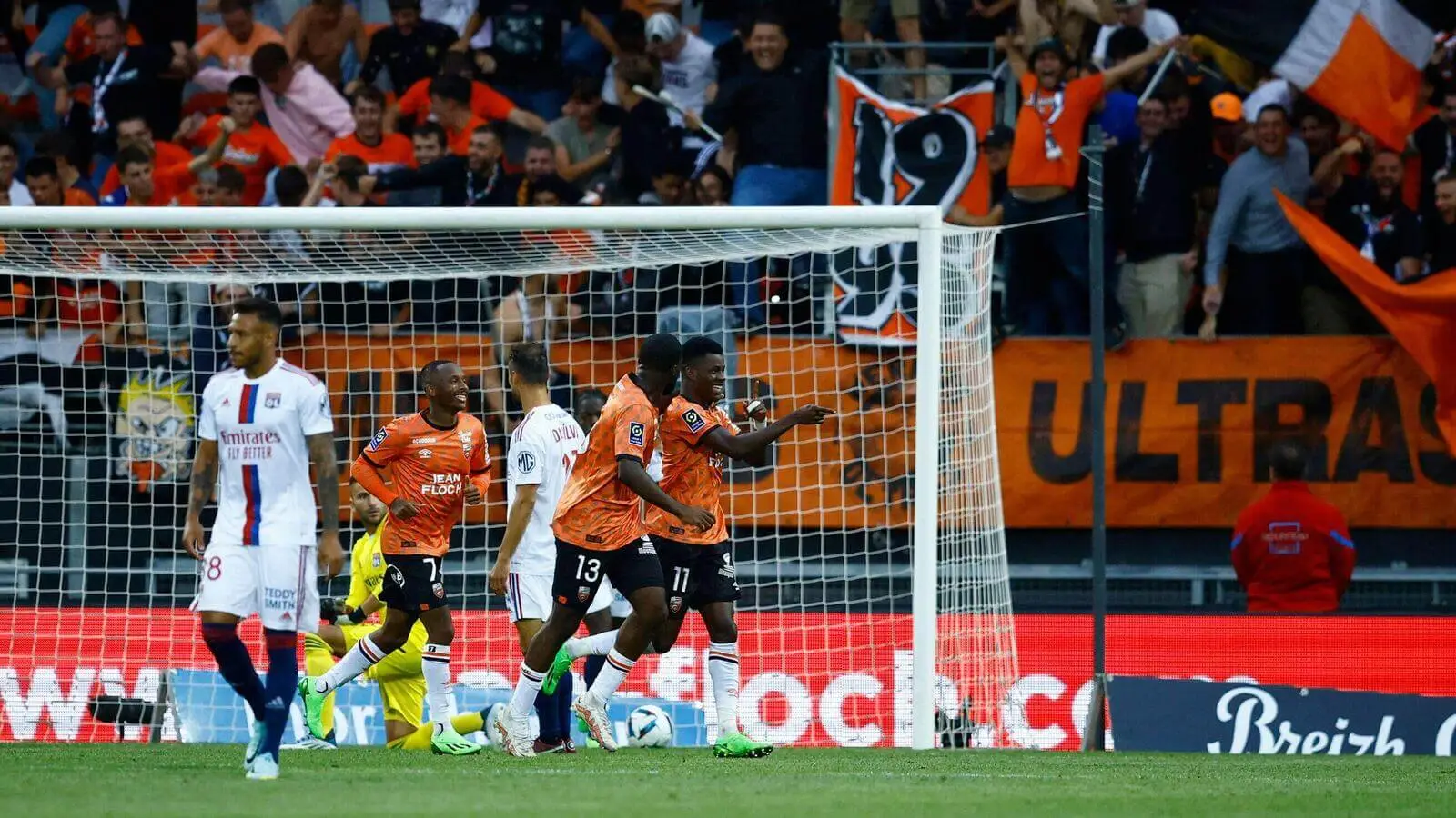 萨姆-英格拉姆的周五晚间足球博彩：3个超值推荐和6.12的全欧洲博彩公司