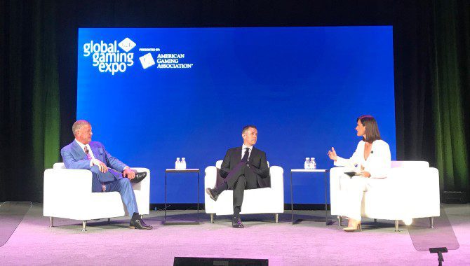 克雷格-比林斯和德里克-史蒂文斯出席拉斯维加斯G2E展会