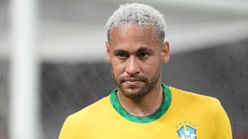 内马尔追平贝利的巴西进球纪录