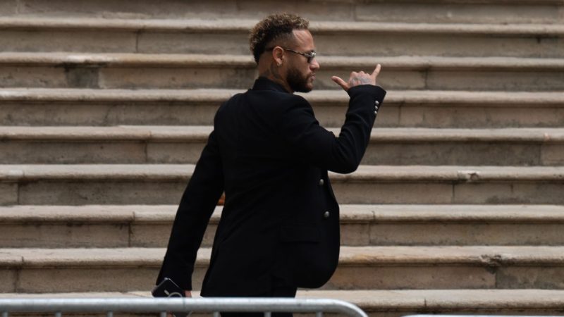 内马尔2013年转会巴萨案开审 内马尔2013年转会巴萨案开审