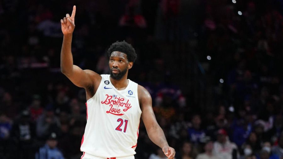 乔尔-恩比德单枪匹马带领六人队战胜爵士队，取得职业生涯最高的59分的惊人表现