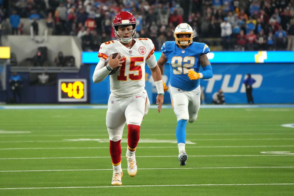 充电者对酋长的赔率、投注线、预测和NFL第二周TNF的预测
