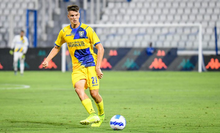 弗洛西诺内和热那亚在意乙4强战中打成平手