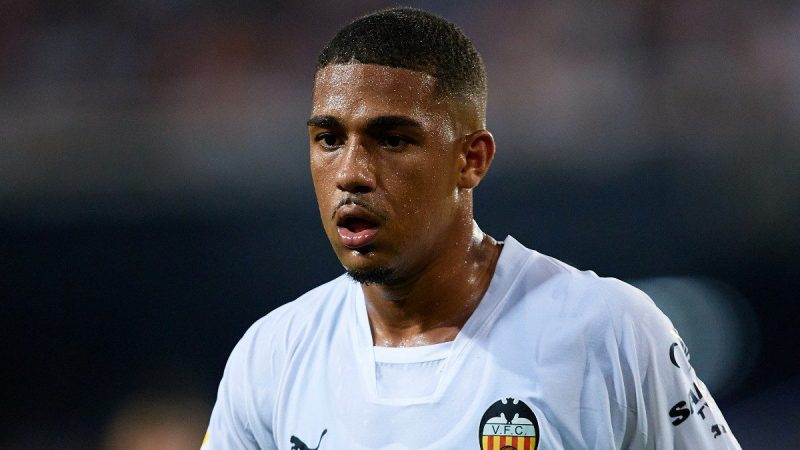 周日在NFL开赛前的2个全球足球赌注