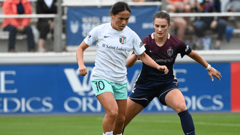 堪萨斯城电流队的新秀们在对阵北卡罗来纳勇气队的揭幕战中被扔进了火坑