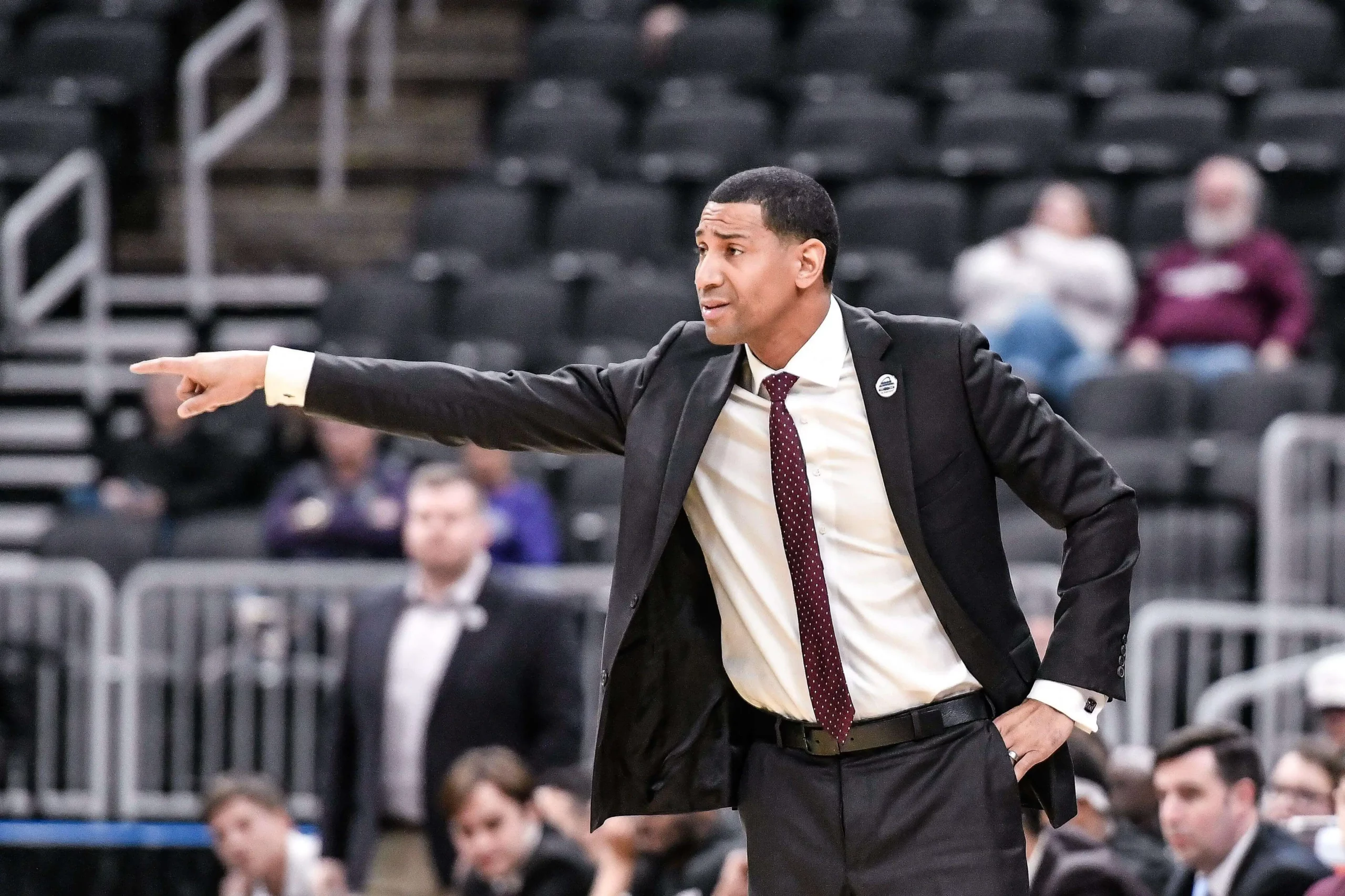 NCAA篮球周六最佳赌注,11月19日的一对总比分