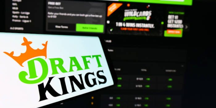 凯西-伍德的ARK在卖出超过294,000股后削减了DraftKings头寸