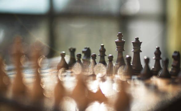 FSB通过新的合作伙伴关系和关键员工来推动全球战略