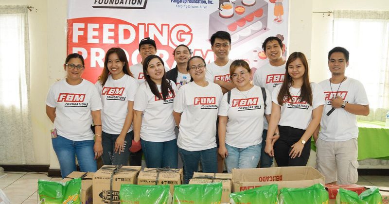 FBM基金会和Pangarap基金会在Cavite开展喂养计划活动，以促进青年营养