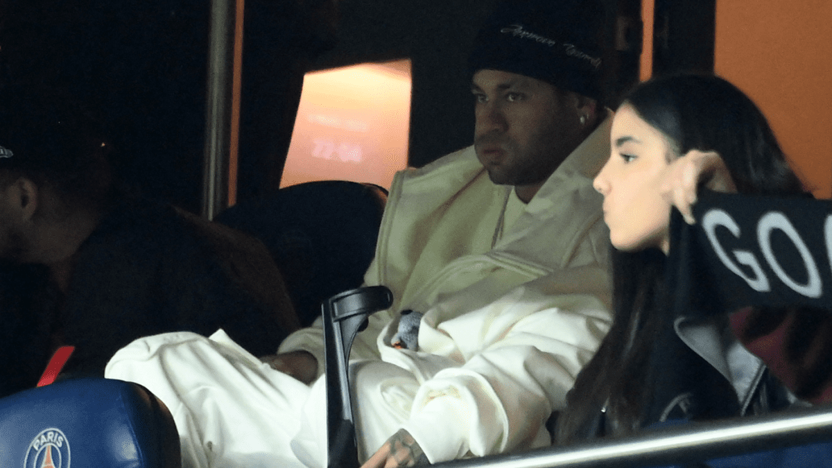 拜仁慕尼黑VS巴黎圣日耳曼：欧洲冠军联赛阵容，预测内马尔至少缺阵三个月的首发名单