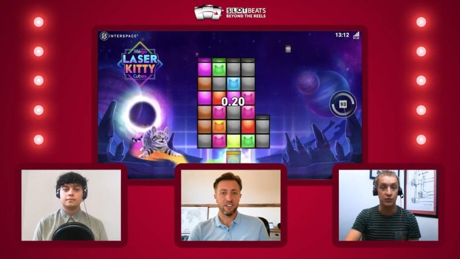 超越卷轴,小淘气–巨型激光小猫方块