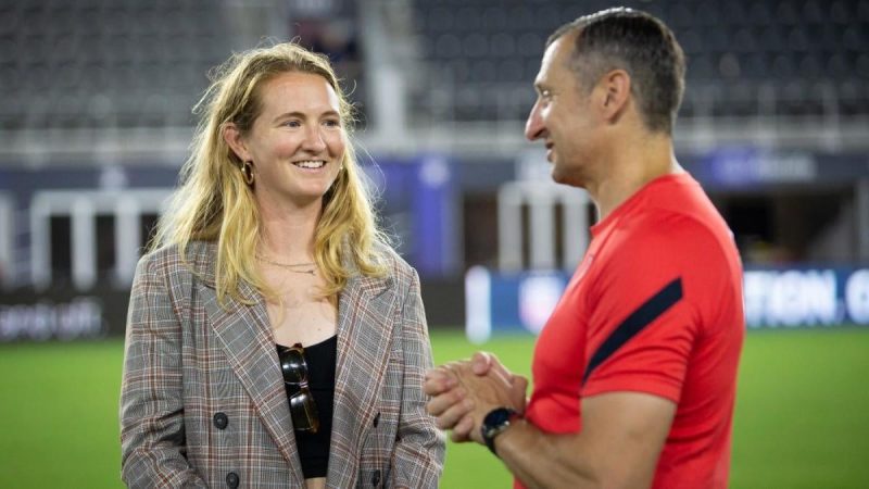 美国国家队中场球员萨曼莎-梅维斯在接受第二次膝盖手术后可能无缘2023年世界杯