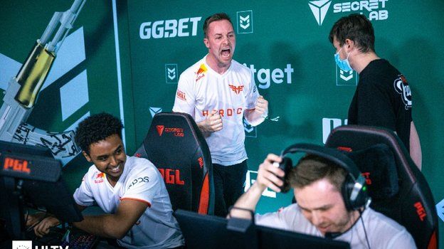 Heroic对Movistar Riders的预测,英雄队轻松获胜