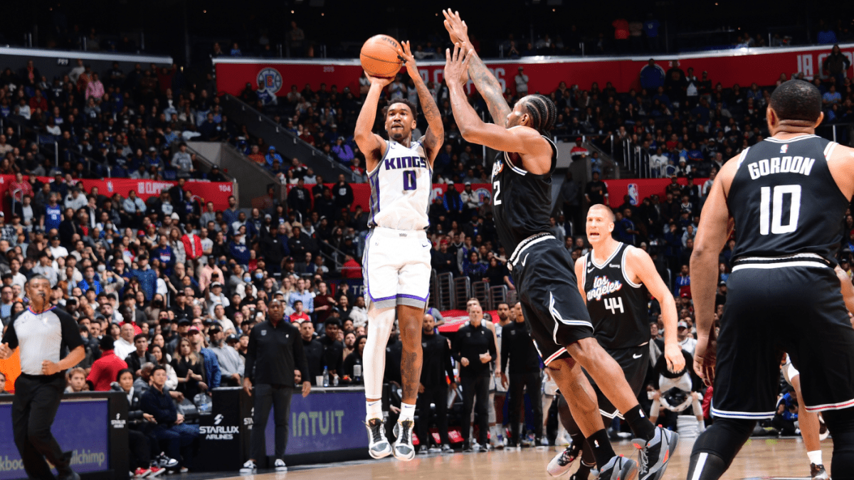 快船对国王的比赛心得,拉塞尔-威斯布鲁克在NBA历史上得分第二高的比赛中首次亮相