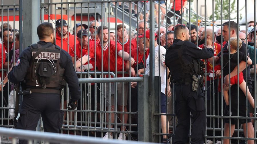 审查,欧足联在2022年欧冠决赛中让球迷处于危险之中