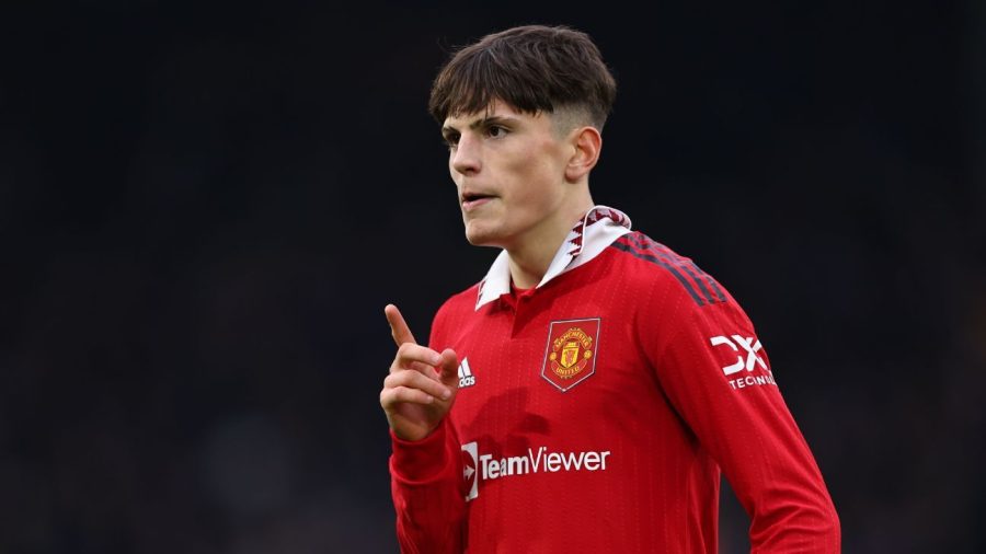 消息人士透露,加纳乔将与曼联签订新合同