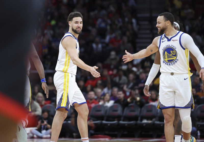 勇士队VS小牛队的赔率、让分和预测（3月22日）