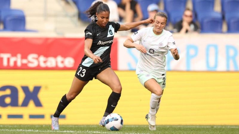 美国国家队前锋米奇-珀斯与新泽西/纽约哥谭俱乐部签署续约合同，称赞俱乐部的雄心勃勃的项目