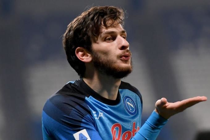 法兰克福vs那不勒斯的预测,对这场即将到来的战斗有什么期待？