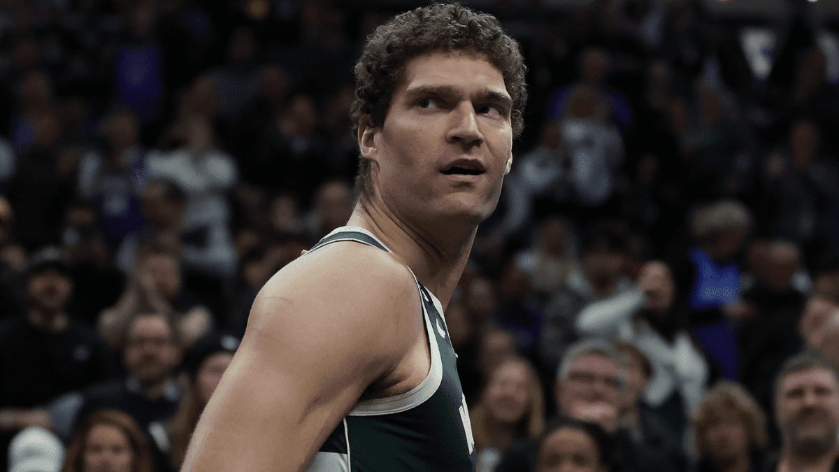 雄鹿队的布鲁克-洛佩兹指责小加里-特伦特的头带导致职业生涯第一次被驱逐：