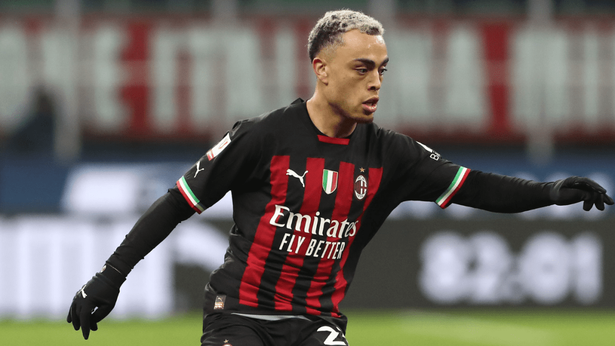 塞尔吉诺-德斯特被排除在AC米兰的冠军联赛阵容之外，美国国家队的后卫在意大利继续挣扎
