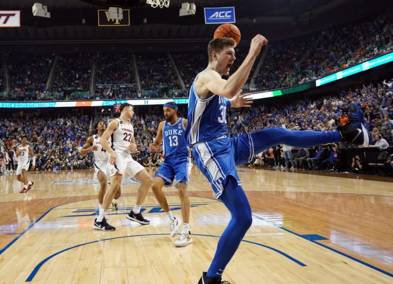 欧罗罗伯茨VS杜克预测和赔率--蓝魔6.5分最受欢迎