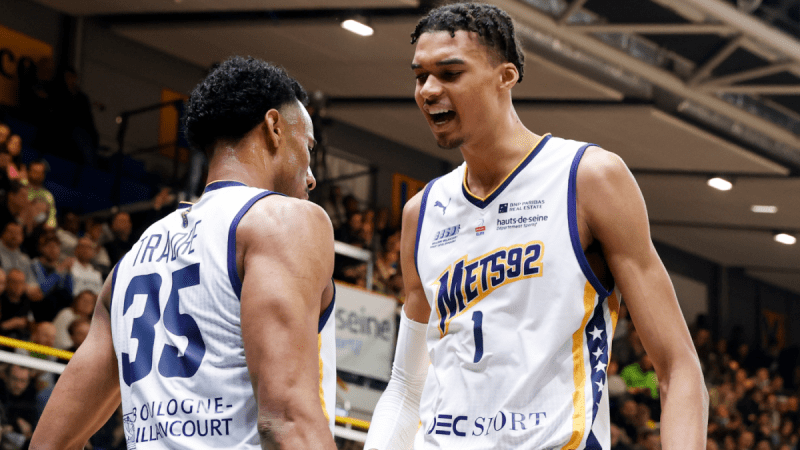 观察： 维克多-温班亚马用独特的壮观的反击扣篮展示了他将成为NBA头号选手的原因