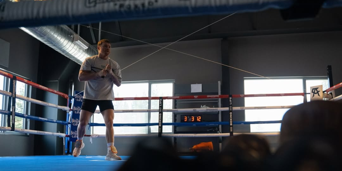 卡内罗·阿尔瓦雷斯 vs 特伦斯·克劳福德 | 比赛日期 | 开赛时间及观看指南