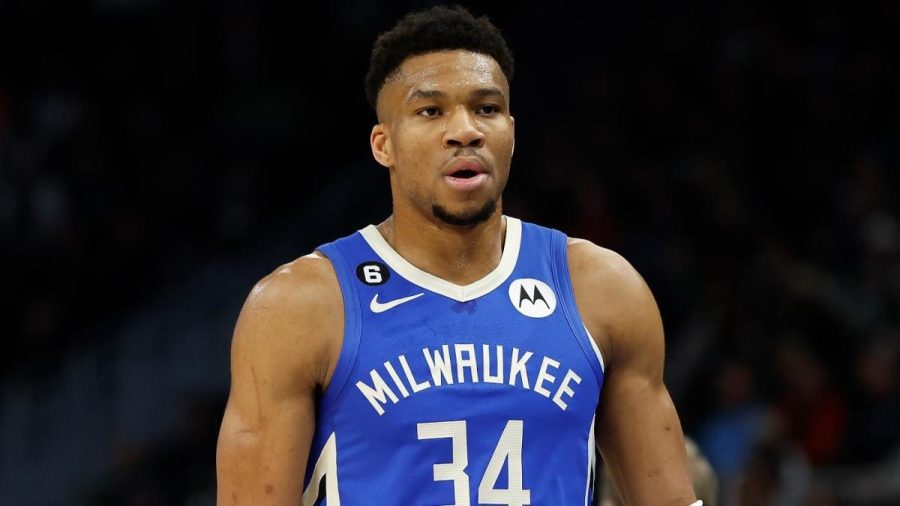 吉安尼斯-安特托孔波：