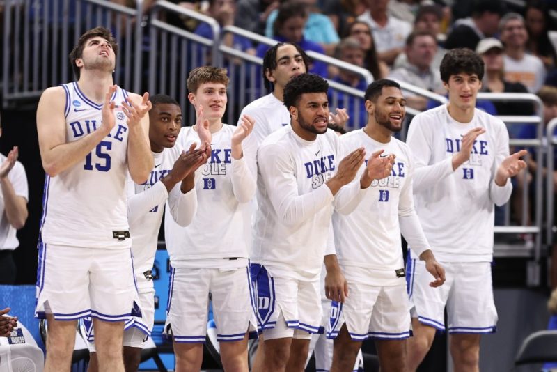 杜克大学VS田纳西大学的赔率和预测 - 蓝魔大学在疯狂三月第二轮比赛中被看好