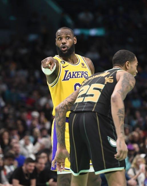 吉安尼斯队对阵勒布朗队2/19/23--NBA预测和预报