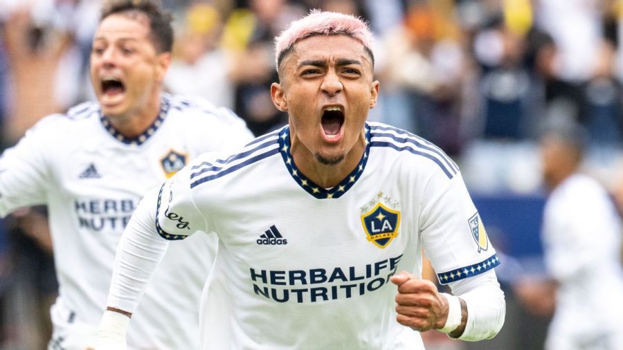 资料来源：《每日邮报》,阿劳霍在转会延迟的情况下在巴萨进行训练