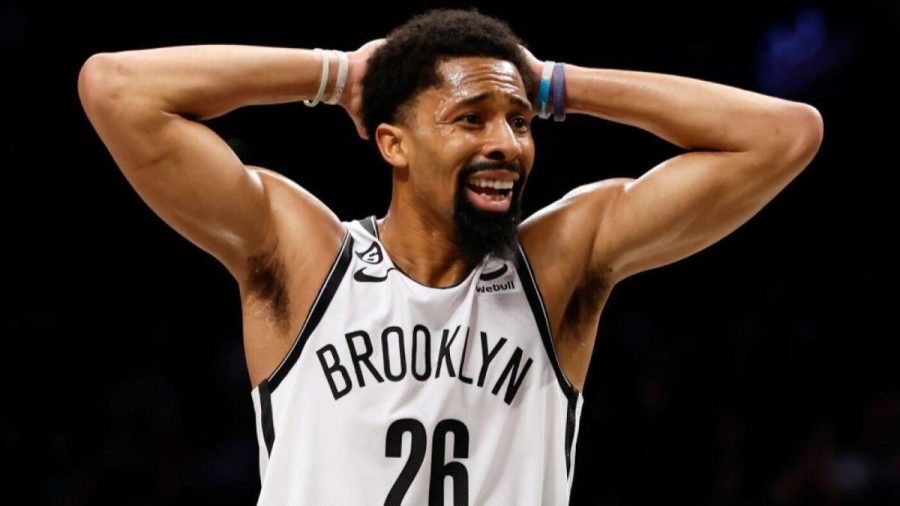 NBA东部联盟的季后赛画面： 篮网队选择了糟糕的时间进行五连败，尼克斯队也在滑坡