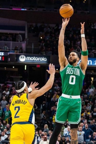 在周五晚上的NBA电视双赛的第一场比赛中，印第安纳步行者队将前往TD花园对阵波士顿凯尔特人队,步行者队（33-40）在过去的10场比赛中分出了胜负，在东部联盟的排名中落后芝加哥1.5场,周三，印第安纳州能够在最后阶段发挥出作用，在客场以118-114战胜了多伦多