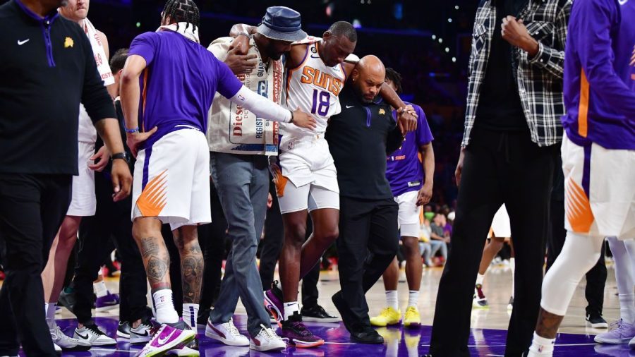 太阳队在与湖人队的比赛中失去了比永博和佩恩的伤害