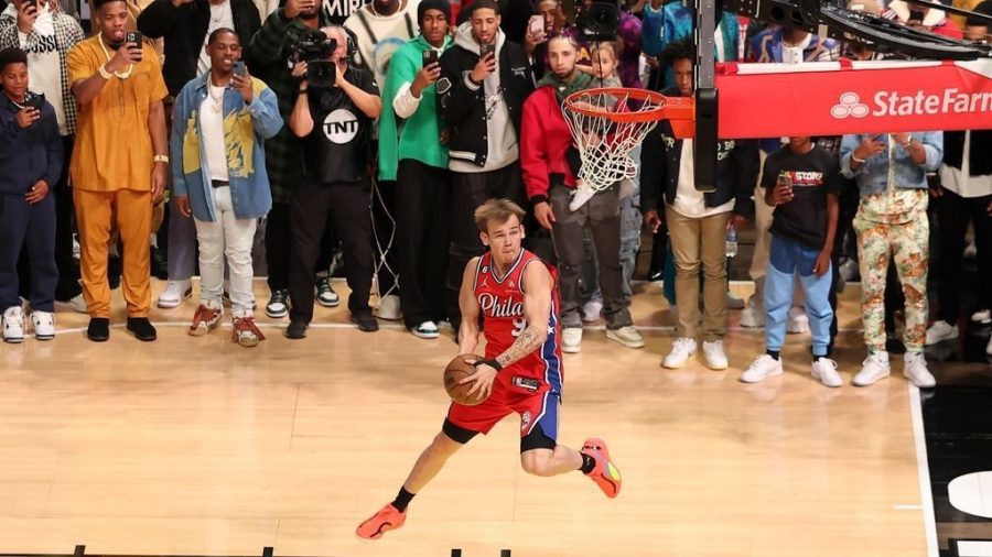 麦克朗以3个50分夺得扣篮大赛冠军