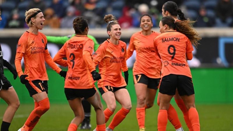 休斯顿冲刺队对芝加哥红星队的比分： NWSL第二周看到玛丽亚-桑切斯和戴安娜-奥多涅斯的大放异彩