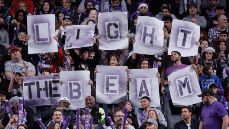 萨克拉门托国王队结束16个赛季的季后赛干旱，正式获得自2006年以来的首个季后赛席位